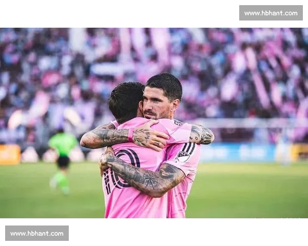 纳赛尔赛场晤梅西妻子：温情互动背后的巴黎战略