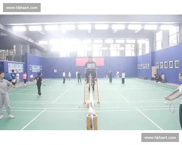 浮山新馆启幕 2025 青岛全民健身羽毛球赛燃情开赛